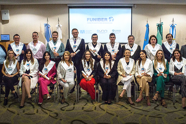 Entrega de títulos UNIB